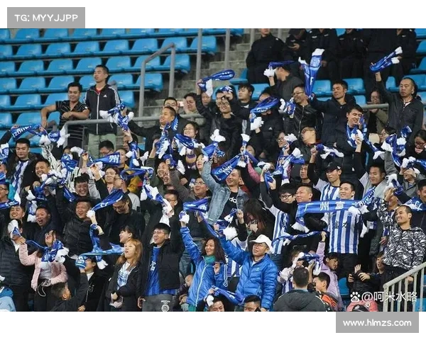 暴雨中传奇时刻 国米7万球迷为弗拉泰西加时绝杀泪洒看台